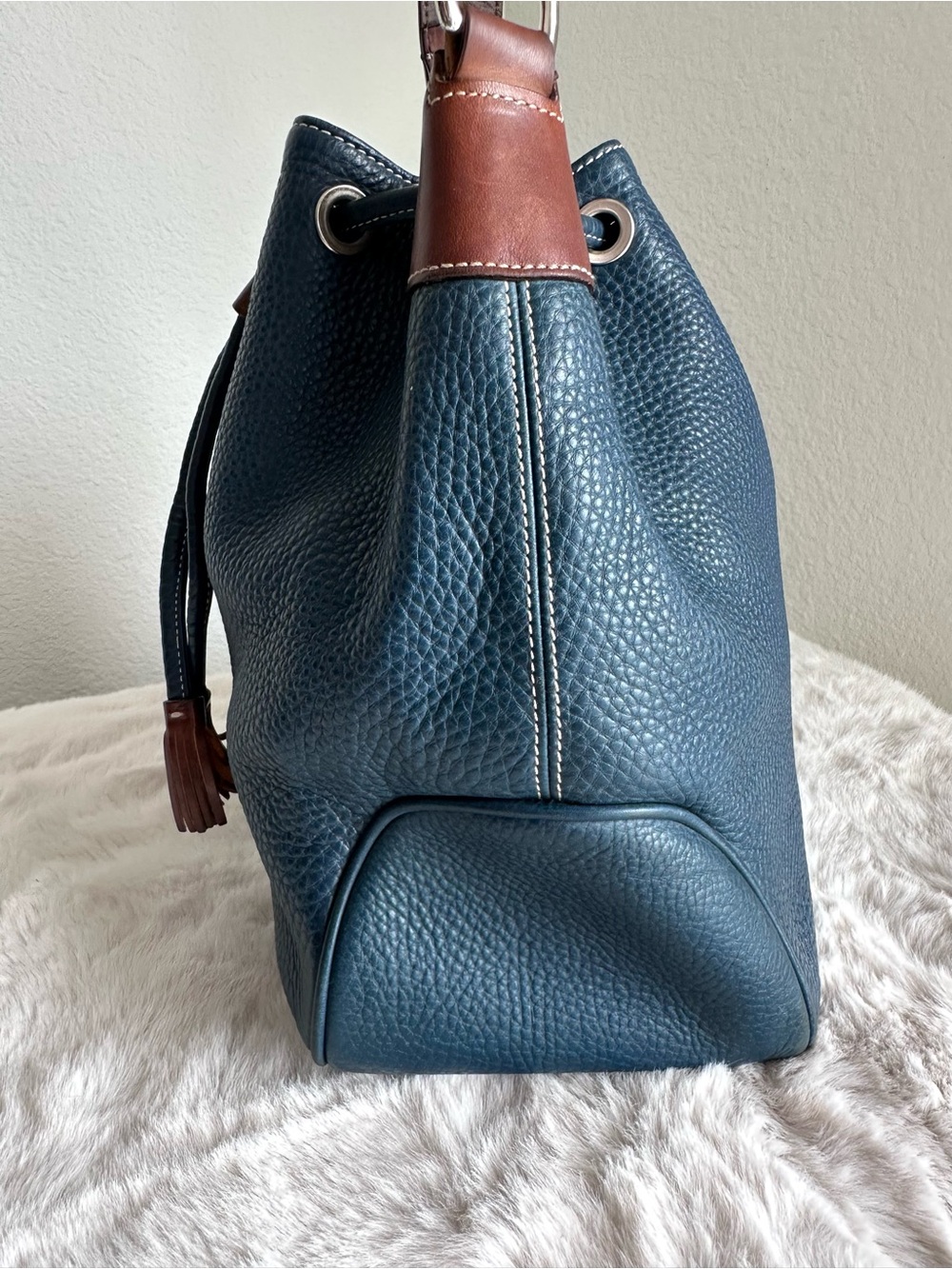 Dooney &‎ Bourke Midnight Blue Drawstring Shoulder Bag Purse Pebbled Leather - Picture 6 of 14